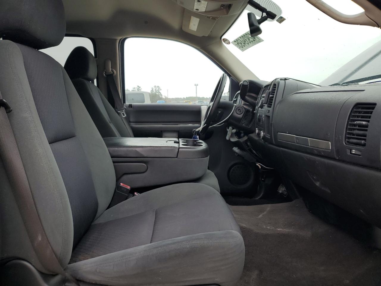 2009 Chevrolet Silverado - Image 7