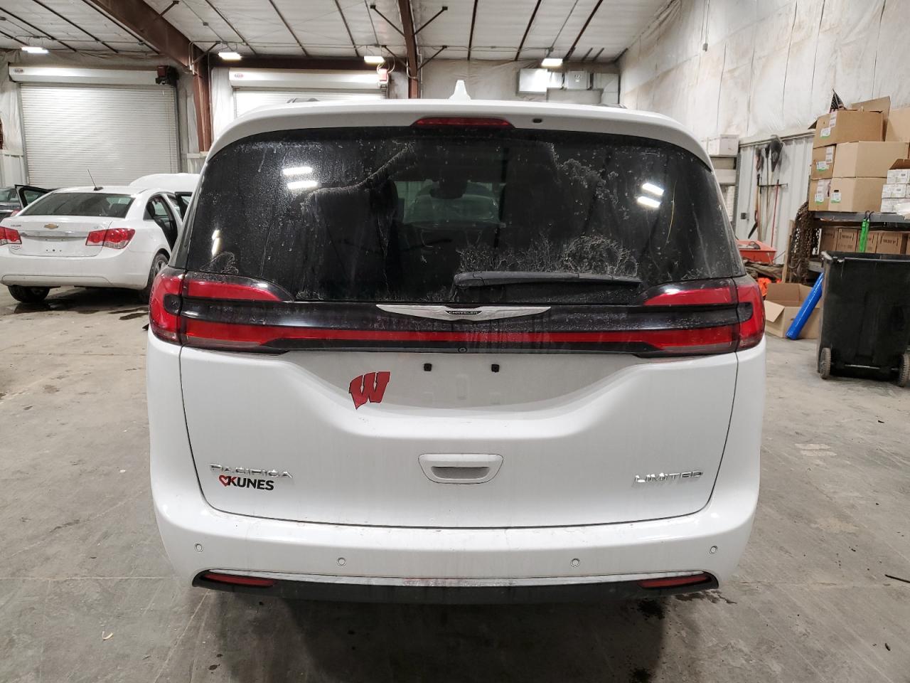 2022 Chrysler Pacifica - Image 6