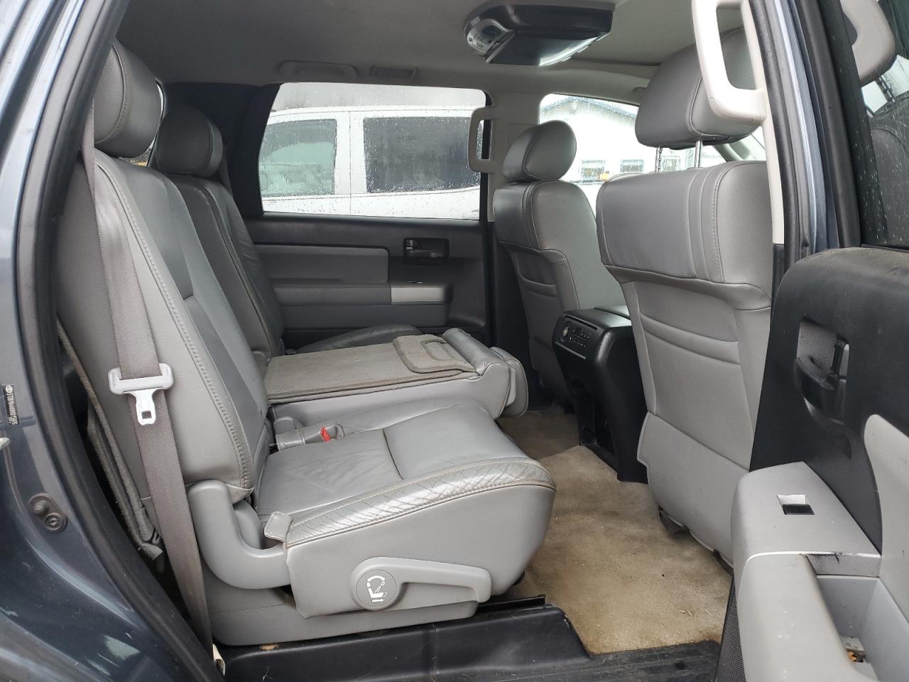 2008 Toyota Sequoia - Image 10