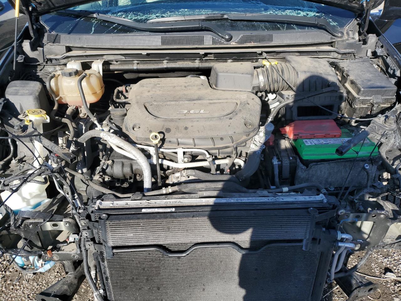 2018 Chrysler Pacifica - Image 12