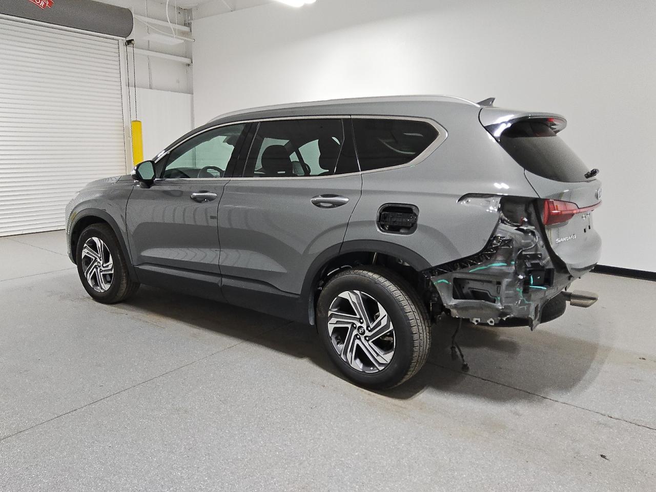 2023 Hyundai Santa Fe - Image 2