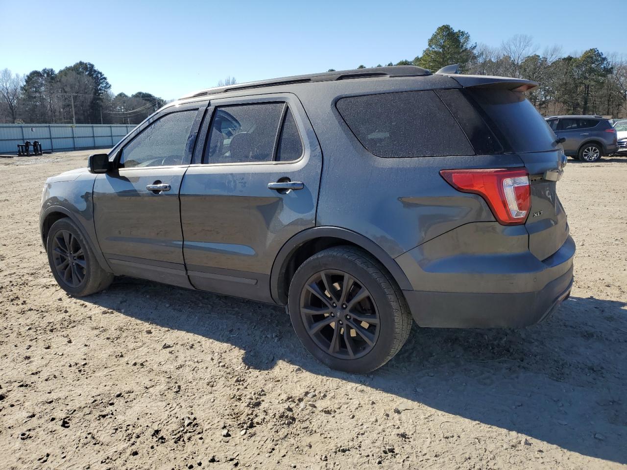 2017 Ford Explorer - Image 2