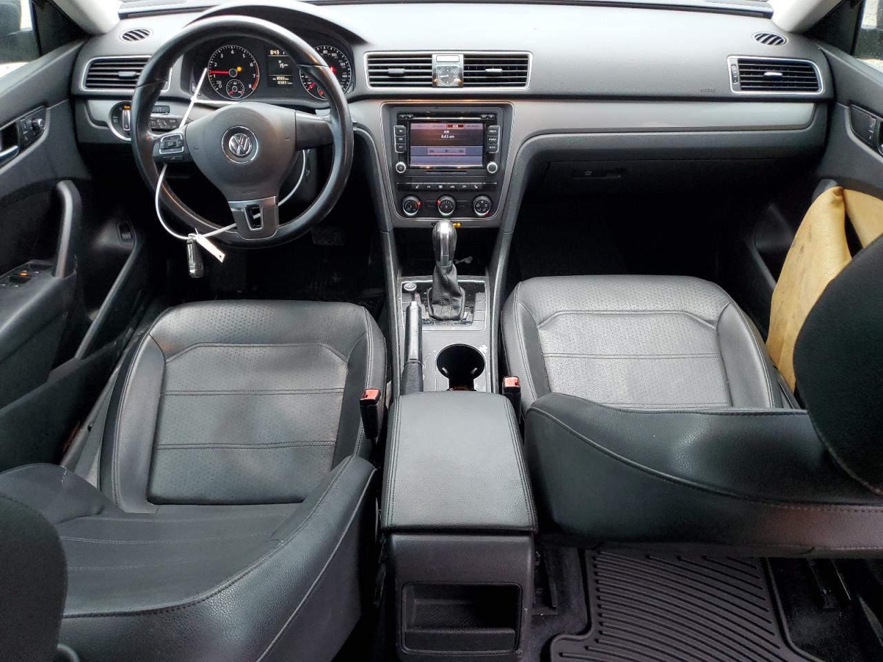 2015 Volkswagen Passat - Image 8