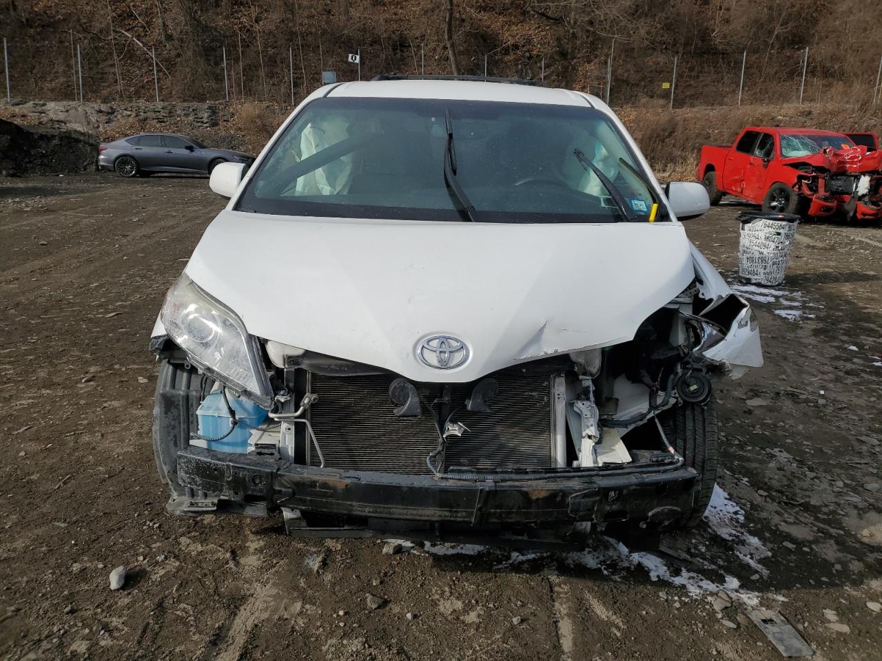 2015 Toyota Sienna - Image 5