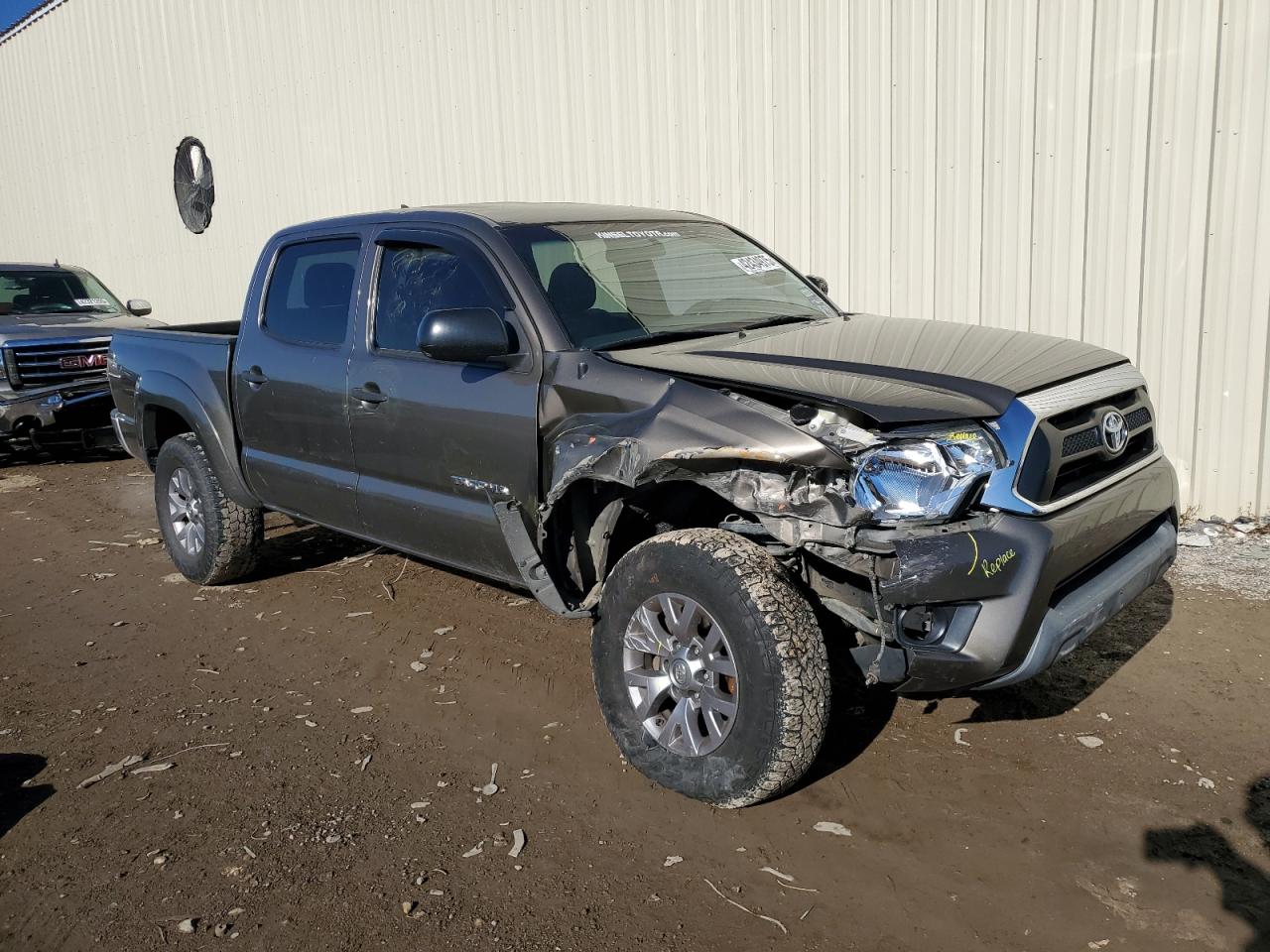 2015 Toyota Tacoma - Image 4