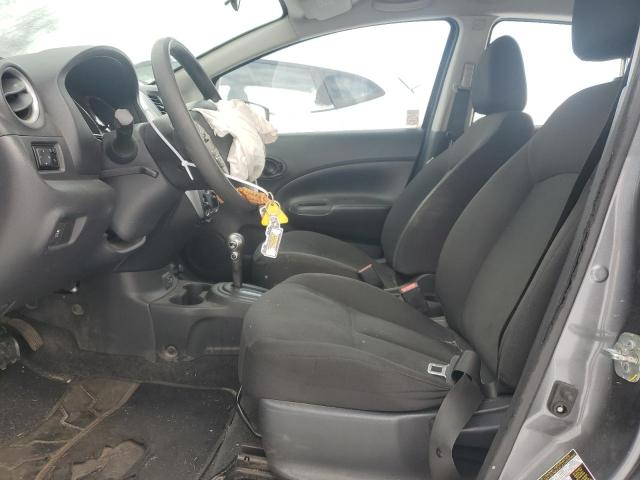  NISSAN VERSA 2018 Серебристый