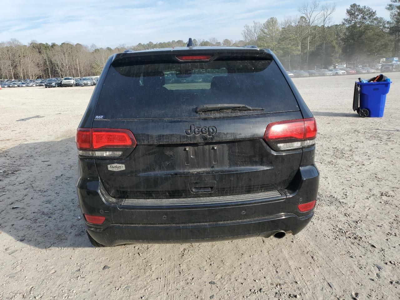 2017 Jeep Grand Cherokee - Image 6