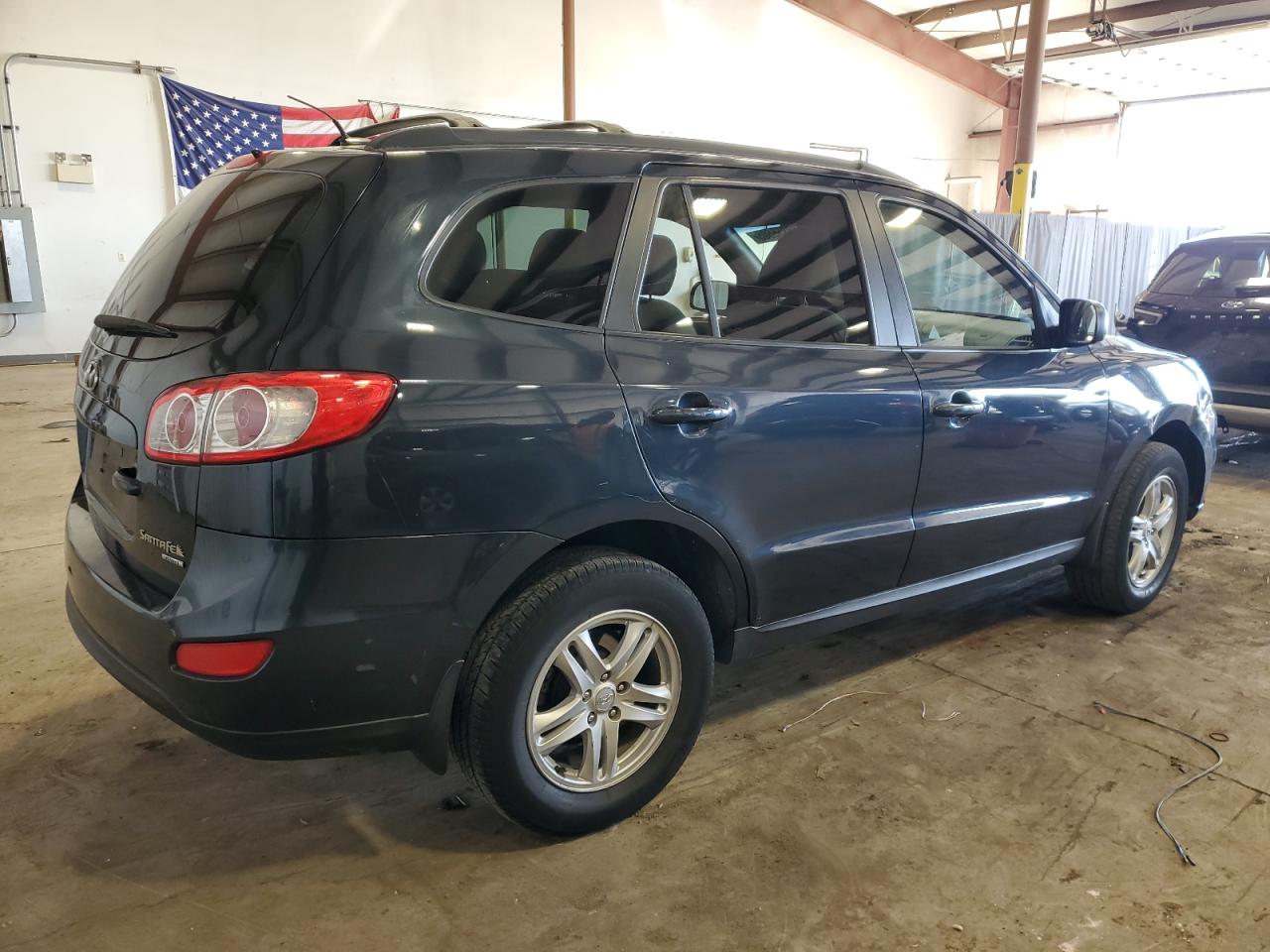 2010 Hyundai Santa Fe - Image 3