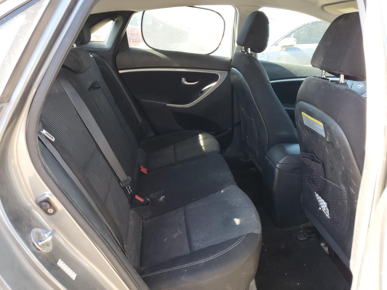 2017 Hyundai Elantra - Image 10