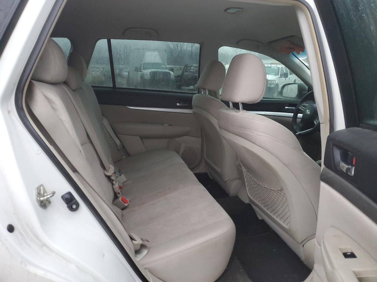 2014 Subaru Outback - Image 11