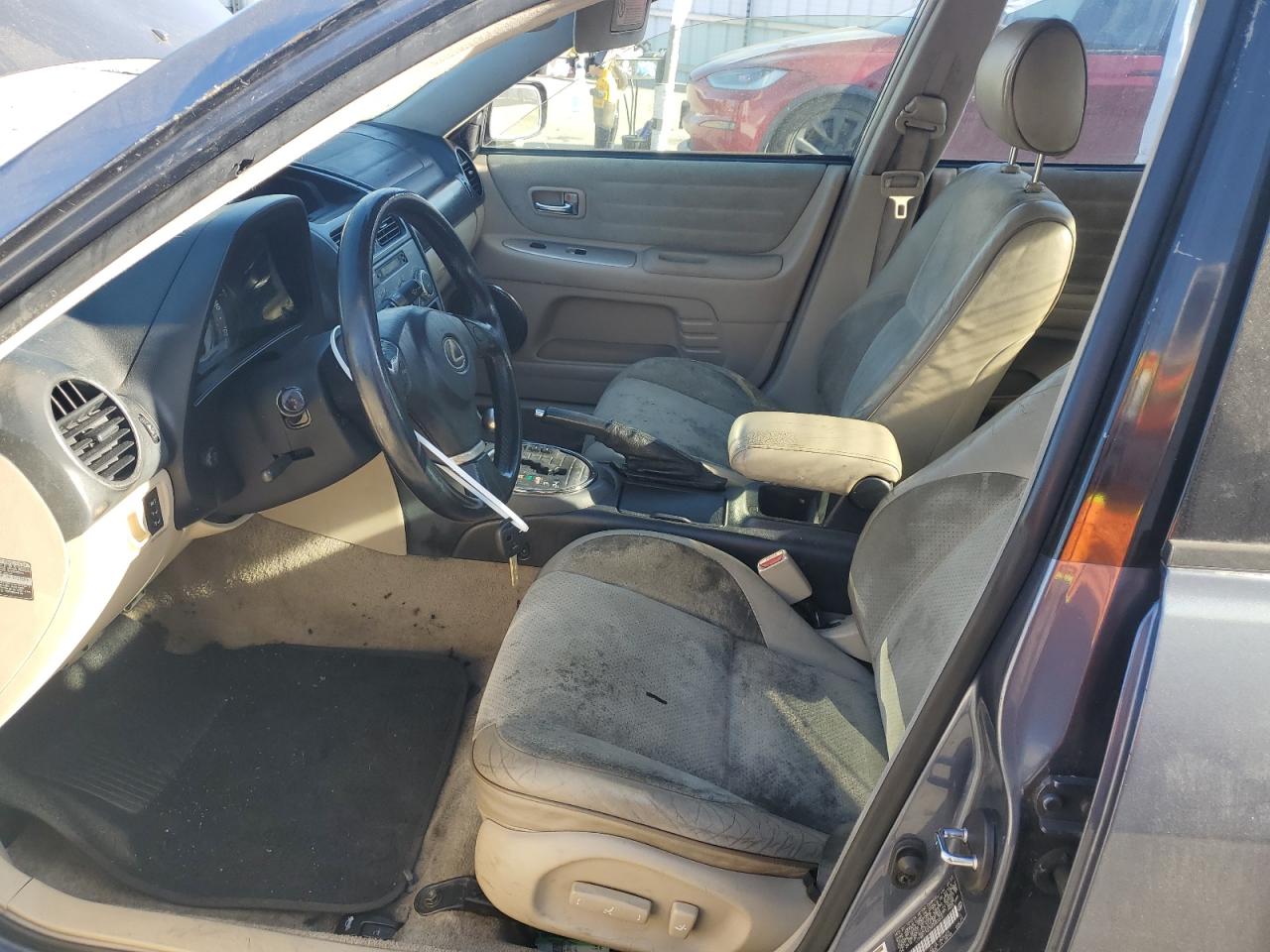 2004 Lexus IS - Image 7