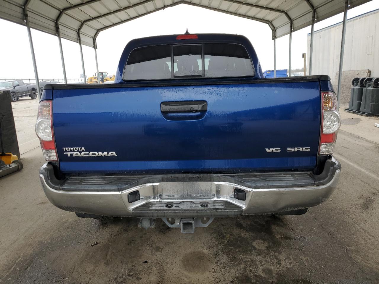 2015 Toyota Tacoma - Image 6