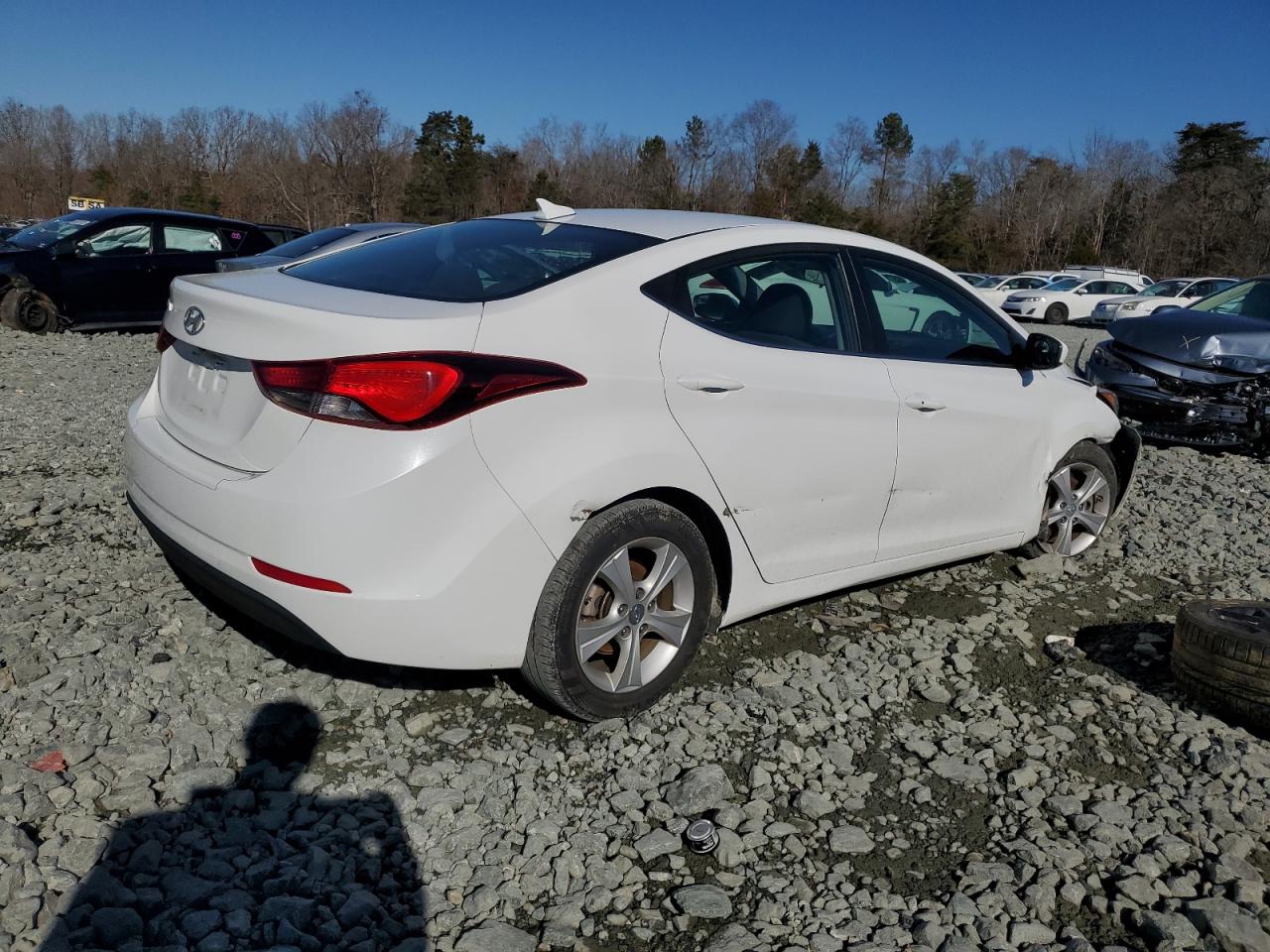 2016 Hyundai Elantra - Image 3
