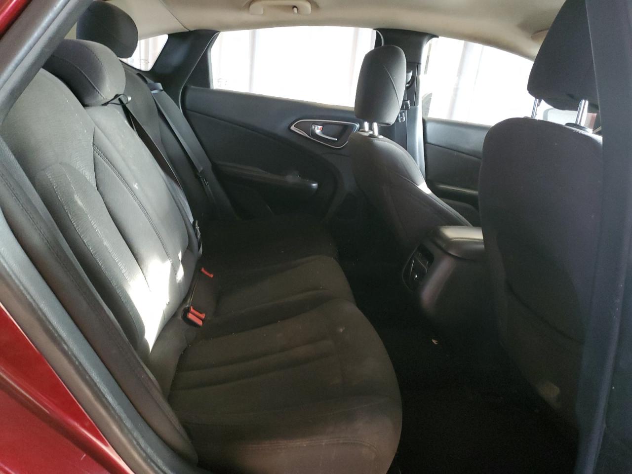 2015 Chrysler 200 - Image 10