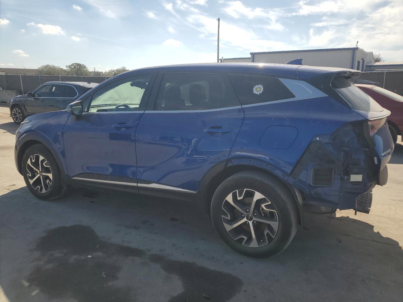 2023 Kia Sportage - Image 2