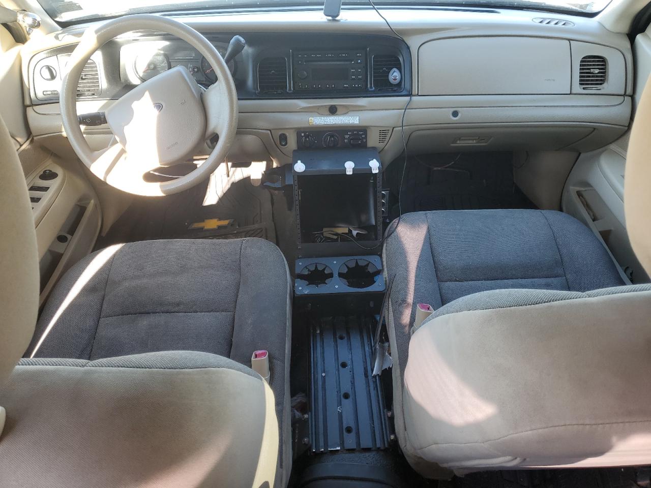 2011 Ford Crown Victoria - Image 8