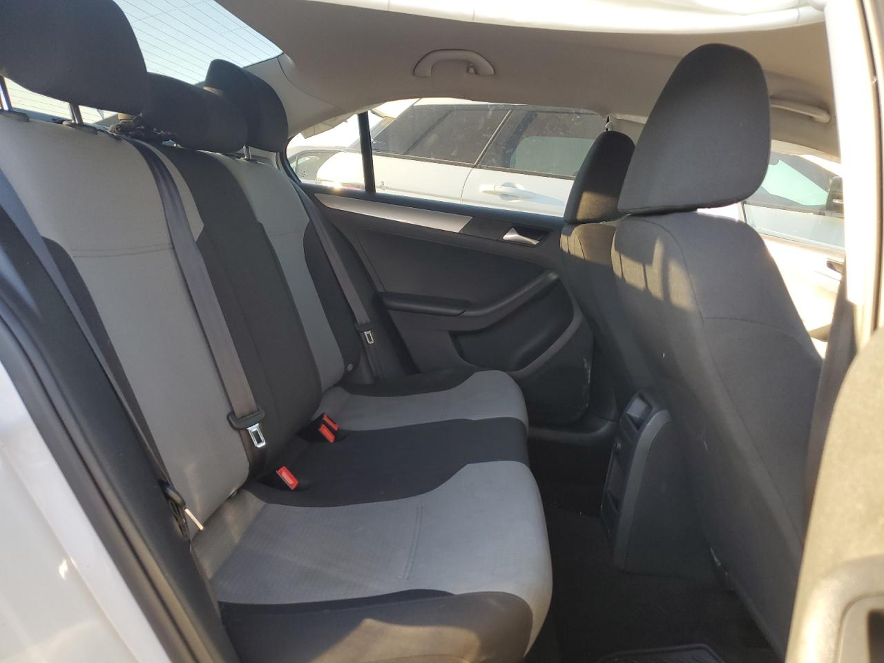 2017 Volkswagen Jetta - Image 10