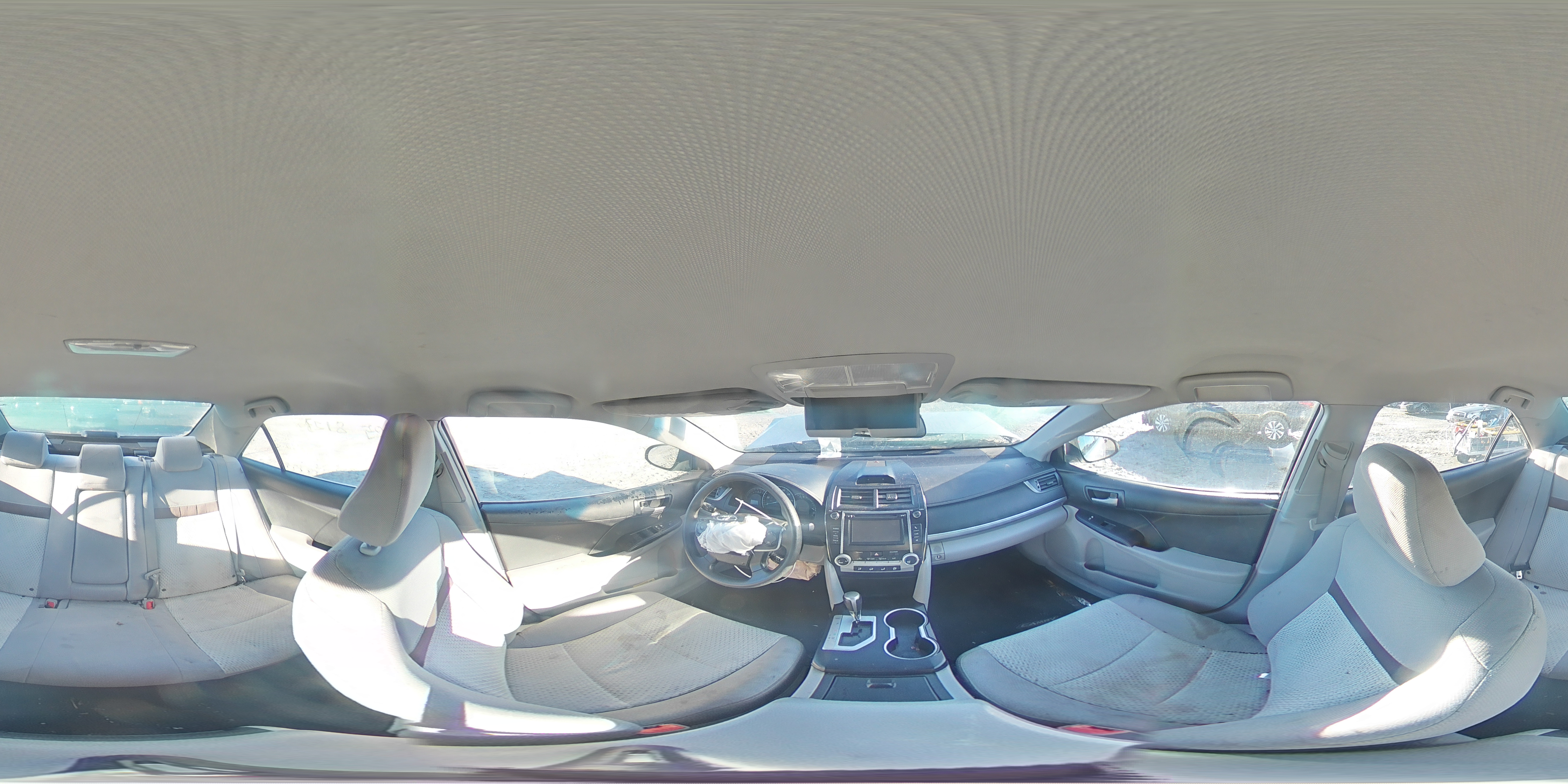 2013 Toyota Camry - Image 12