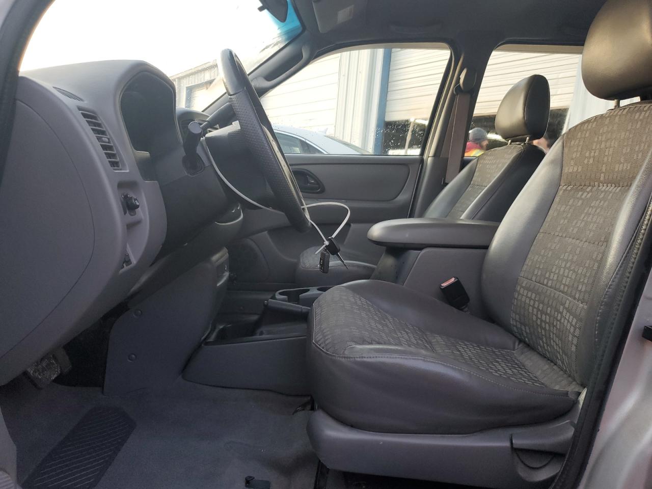 2002 Ford Escape - Image 7