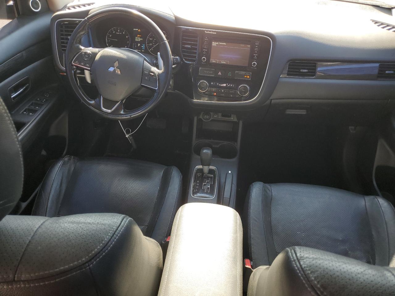 2016 Mitsubishi Outlander - Image 8