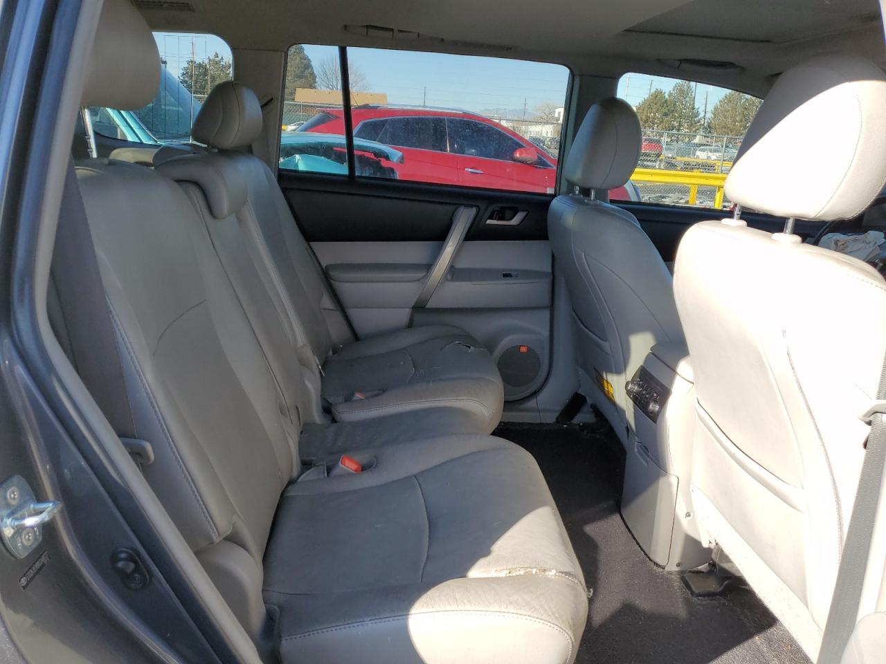 2011 Toyota Highlander - Image 10