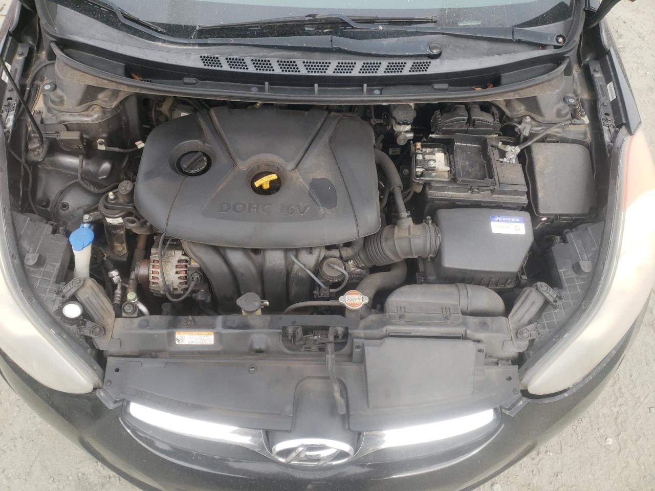 2011 Hyundai Elantra - Image 13