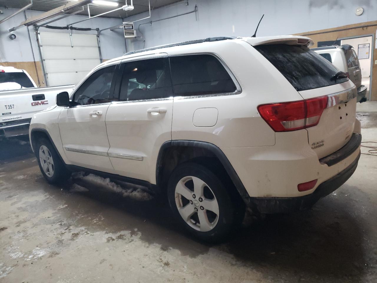 2011 Jeep Grand Cherokee - Image 2