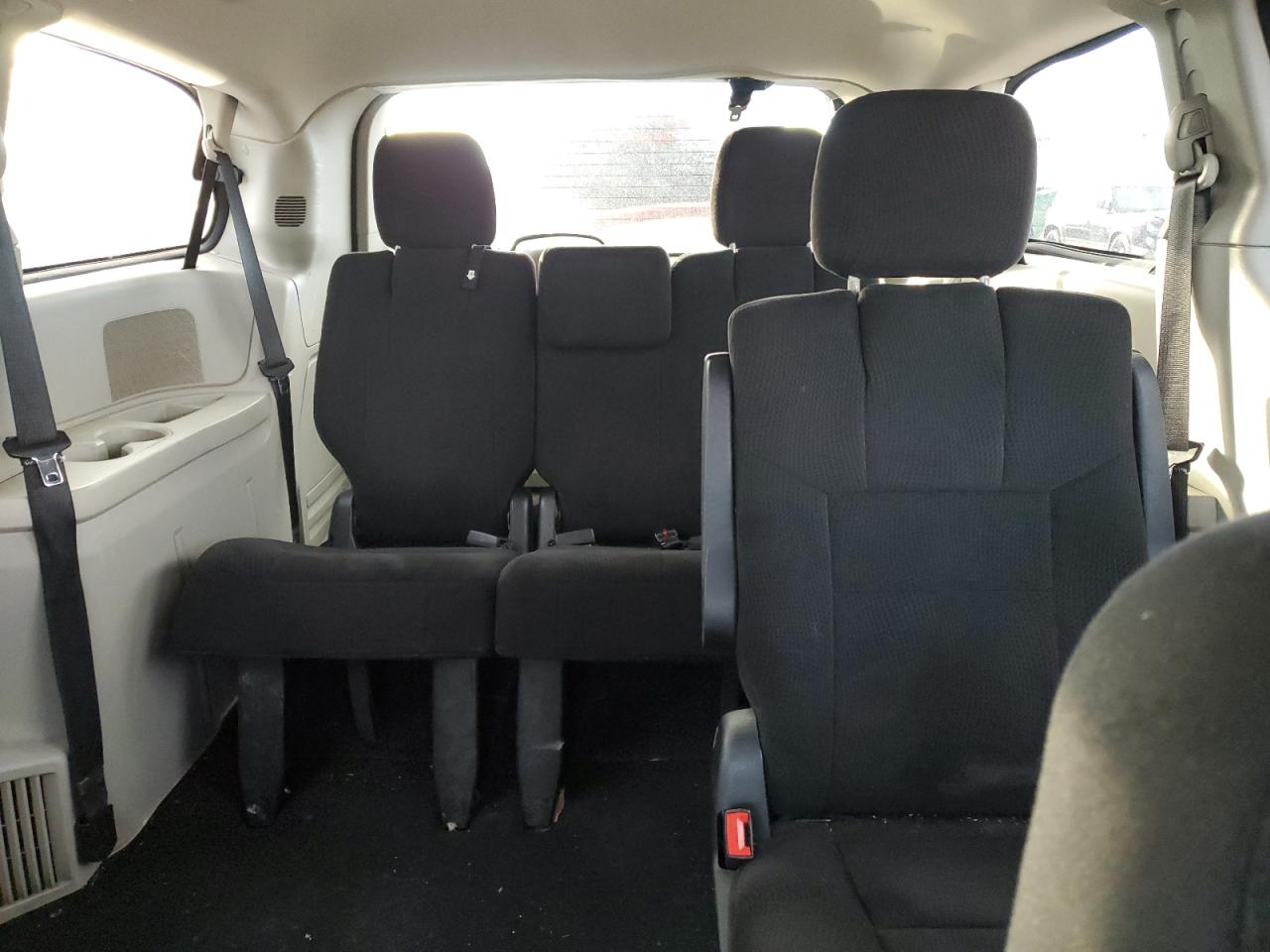2012 Dodge Caravan - Image 10