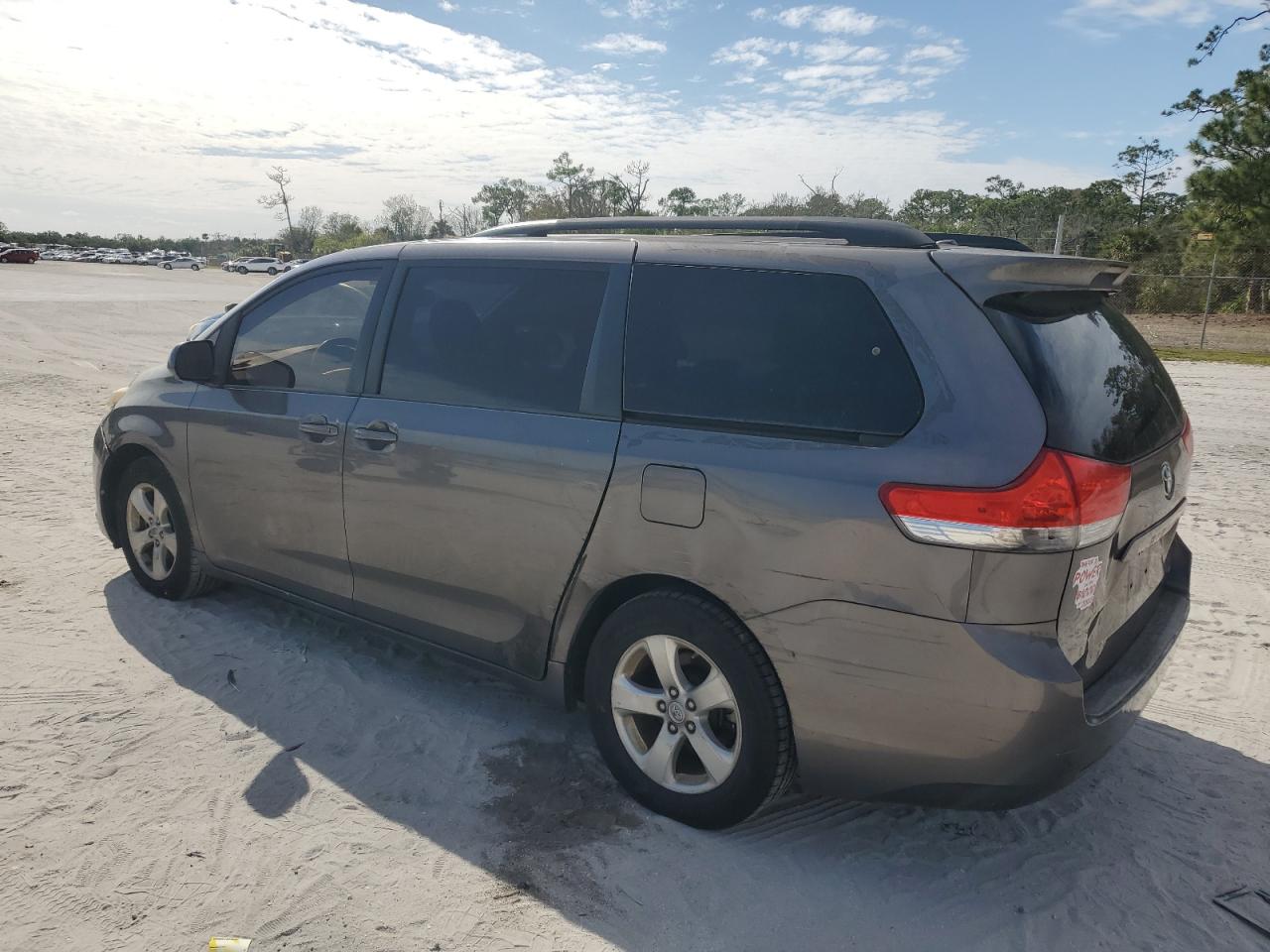 2011 Toyota Sienna - Image 2