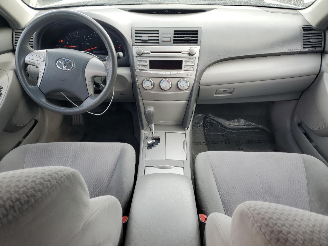 2011 Toyota Camry - Image 8