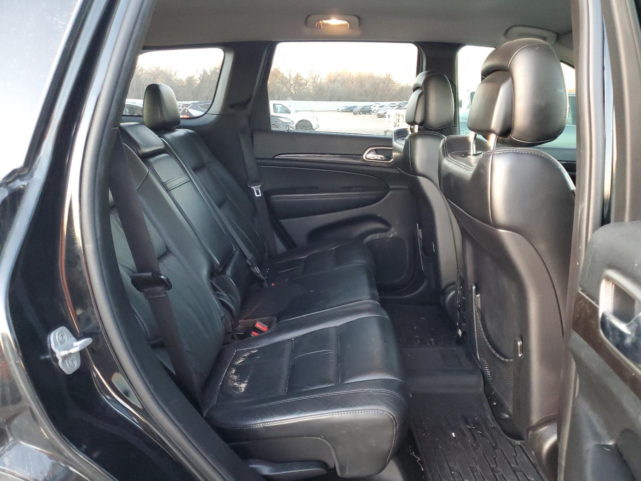 2012 Jeep Grand Cherokee - Image 11