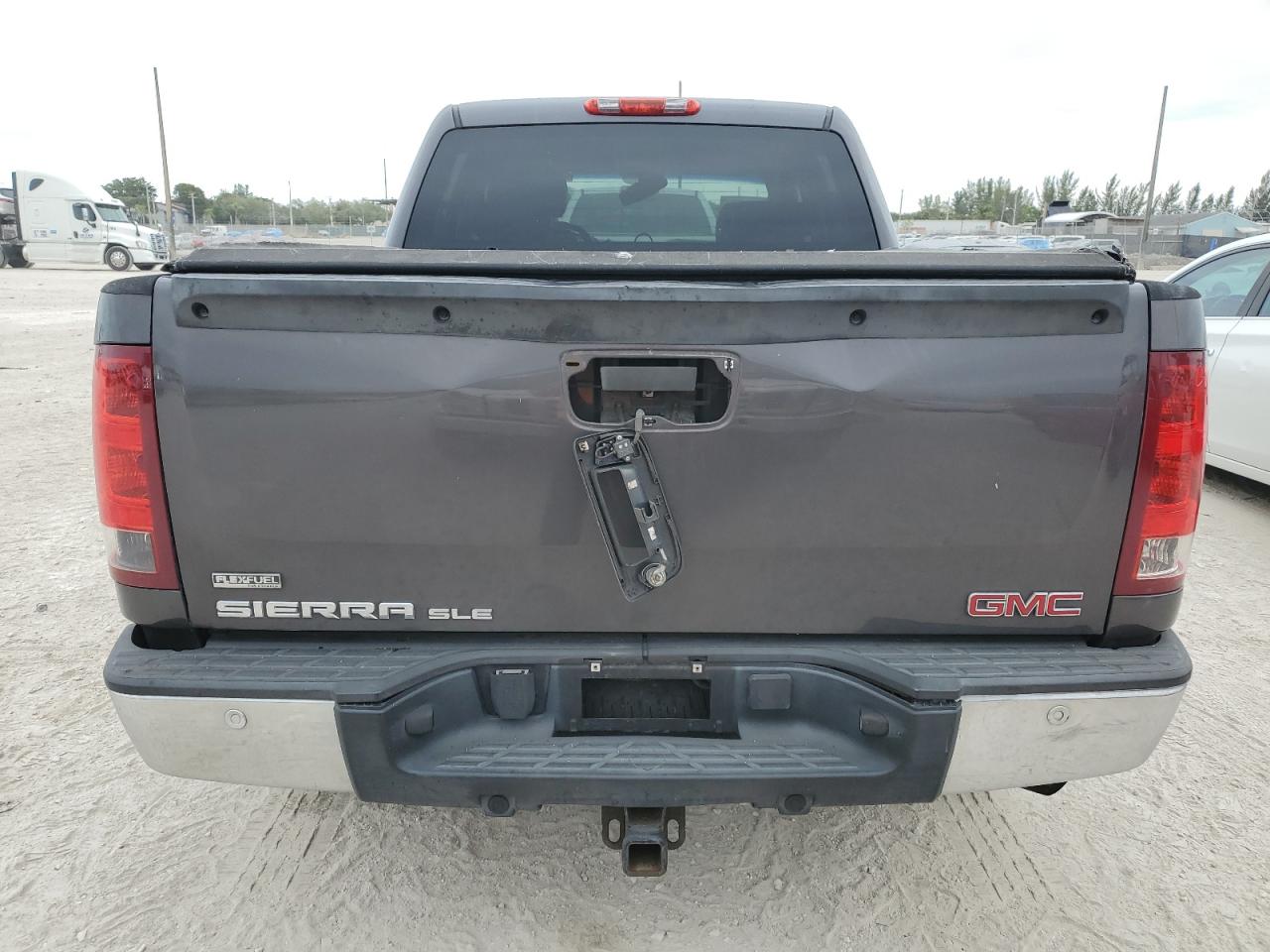 2011 GMC Sierra - Image 6