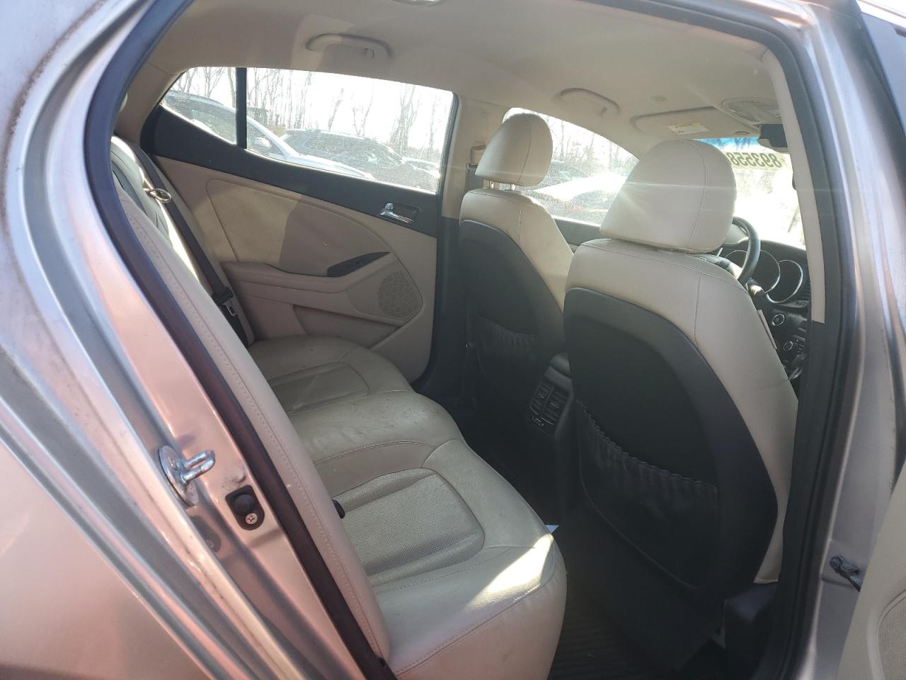 2011 Kia Optima - Image 10