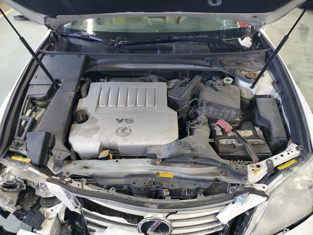 2012 Lexus ES - Image 11