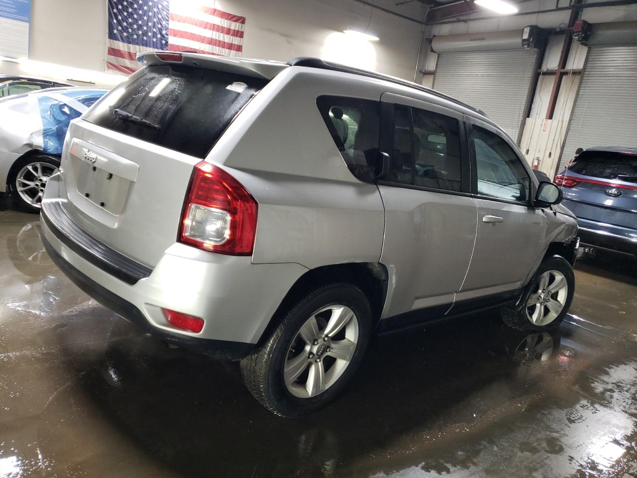2011 Jeep Compass - Image 3
