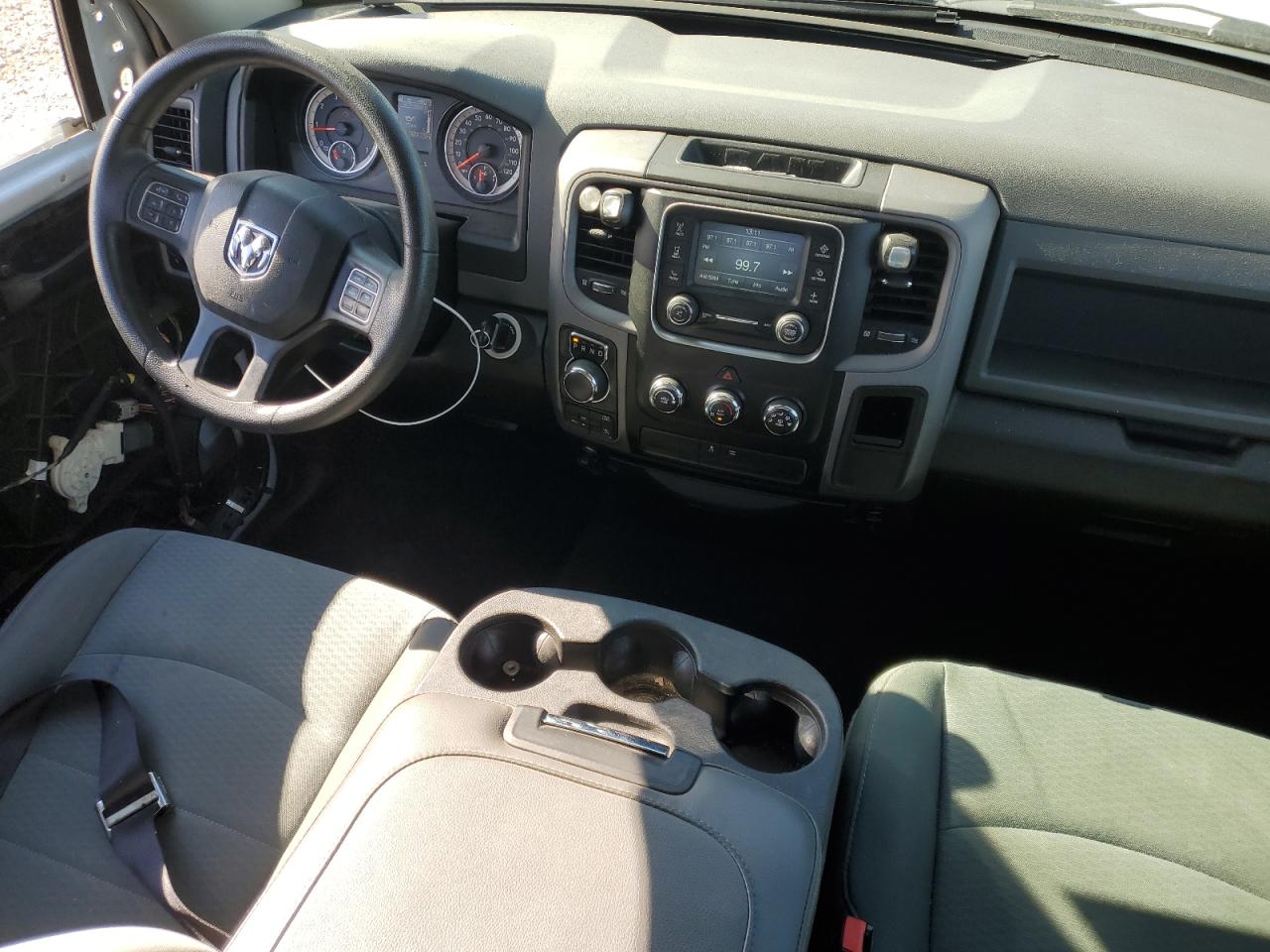 2016 RAM 1500 - Image 8