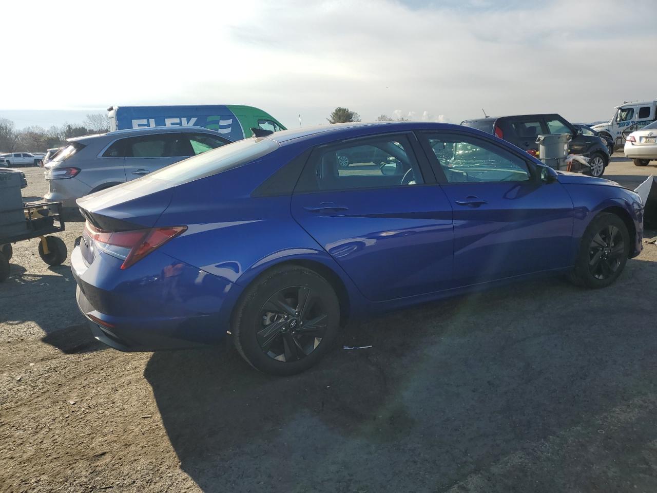 2023 Hyundai Elantra - Image 3