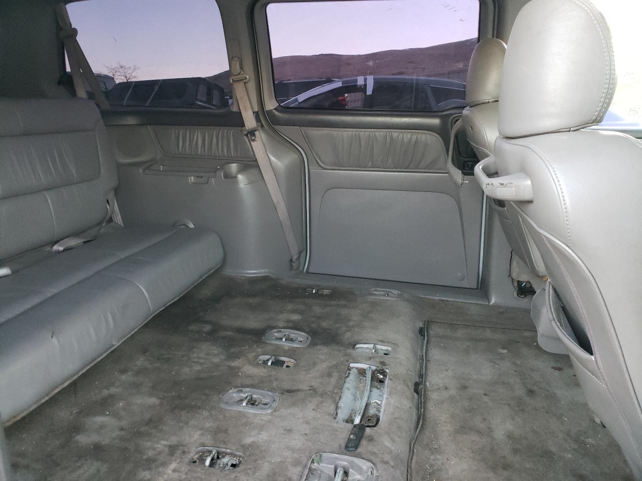 2003 Honda Odyssey - Image 11