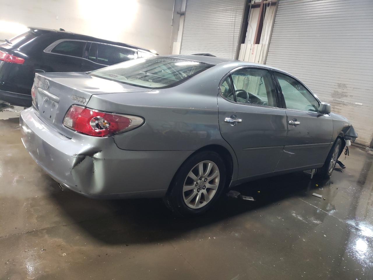 2003 Lexus ES - Image 3
