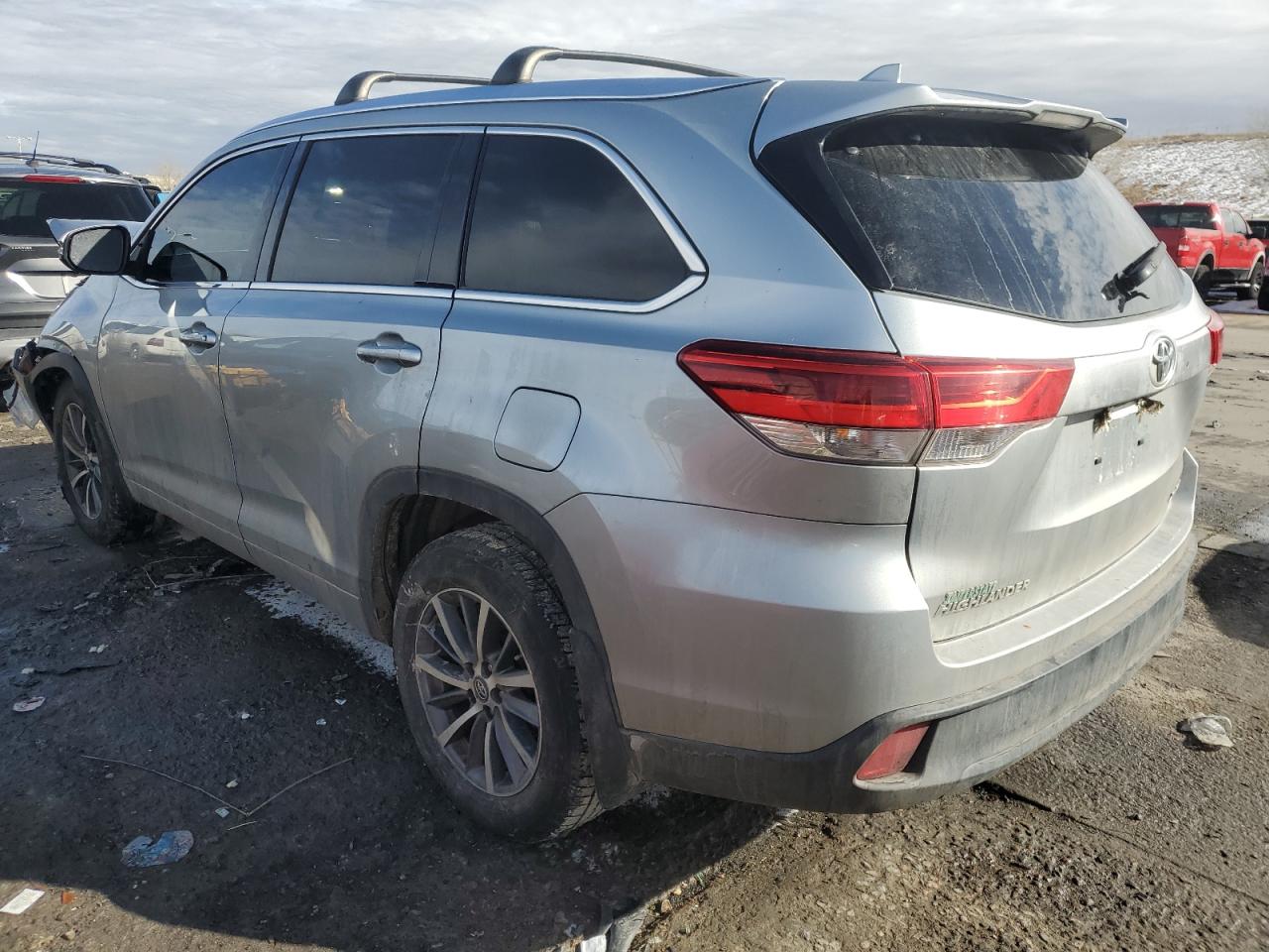 2017 Toyota Highlander - Image 2