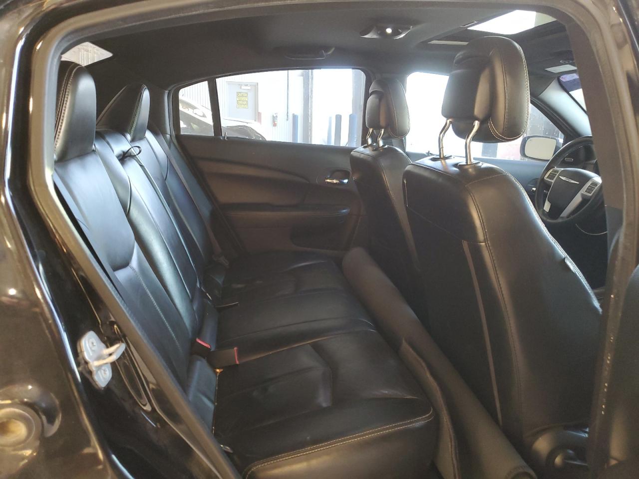 2014 Chrysler 200 - Image 10
