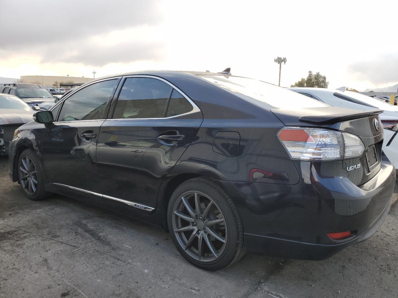 2010 Lexus HS - Image 2