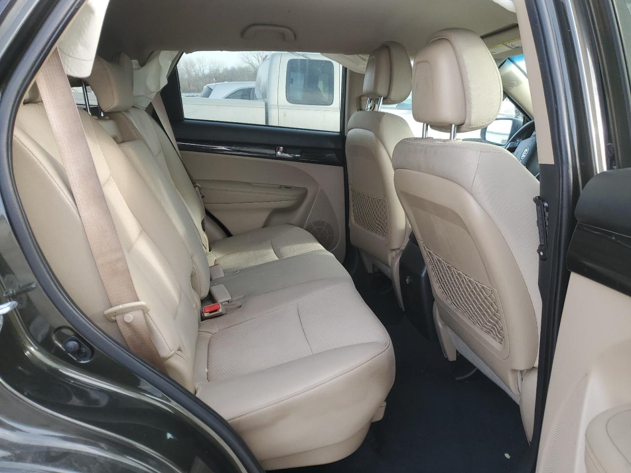 2011 Kia Sorento - Image 12