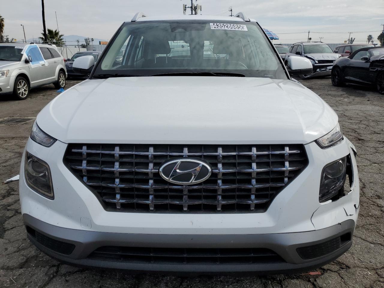 2023 Hyundai Venue - Image 5