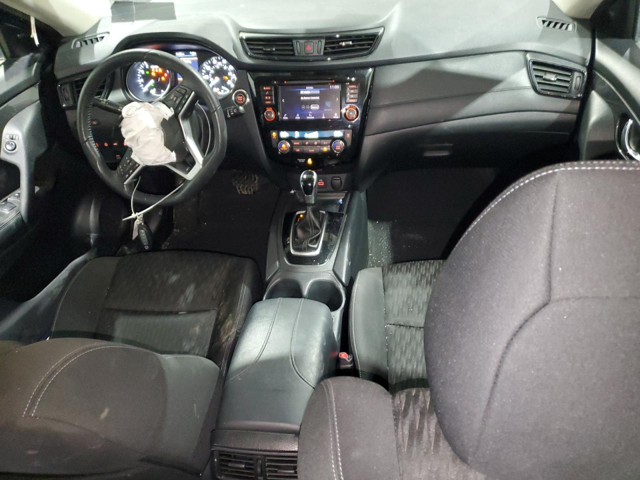 2020 Nissan Rogue - Image 8