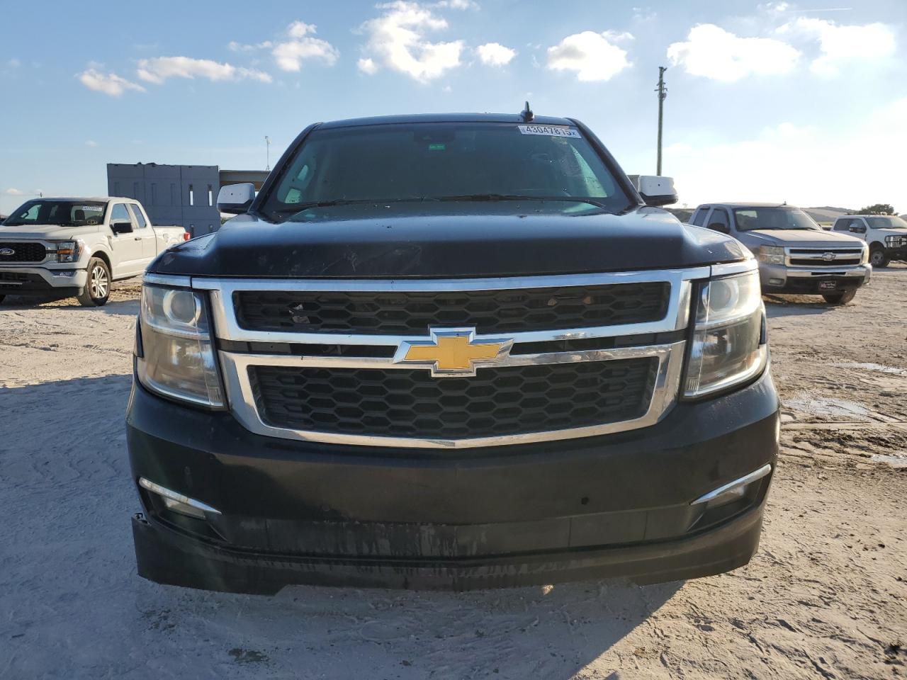 2015 Chevrolet Suburban - Image 5