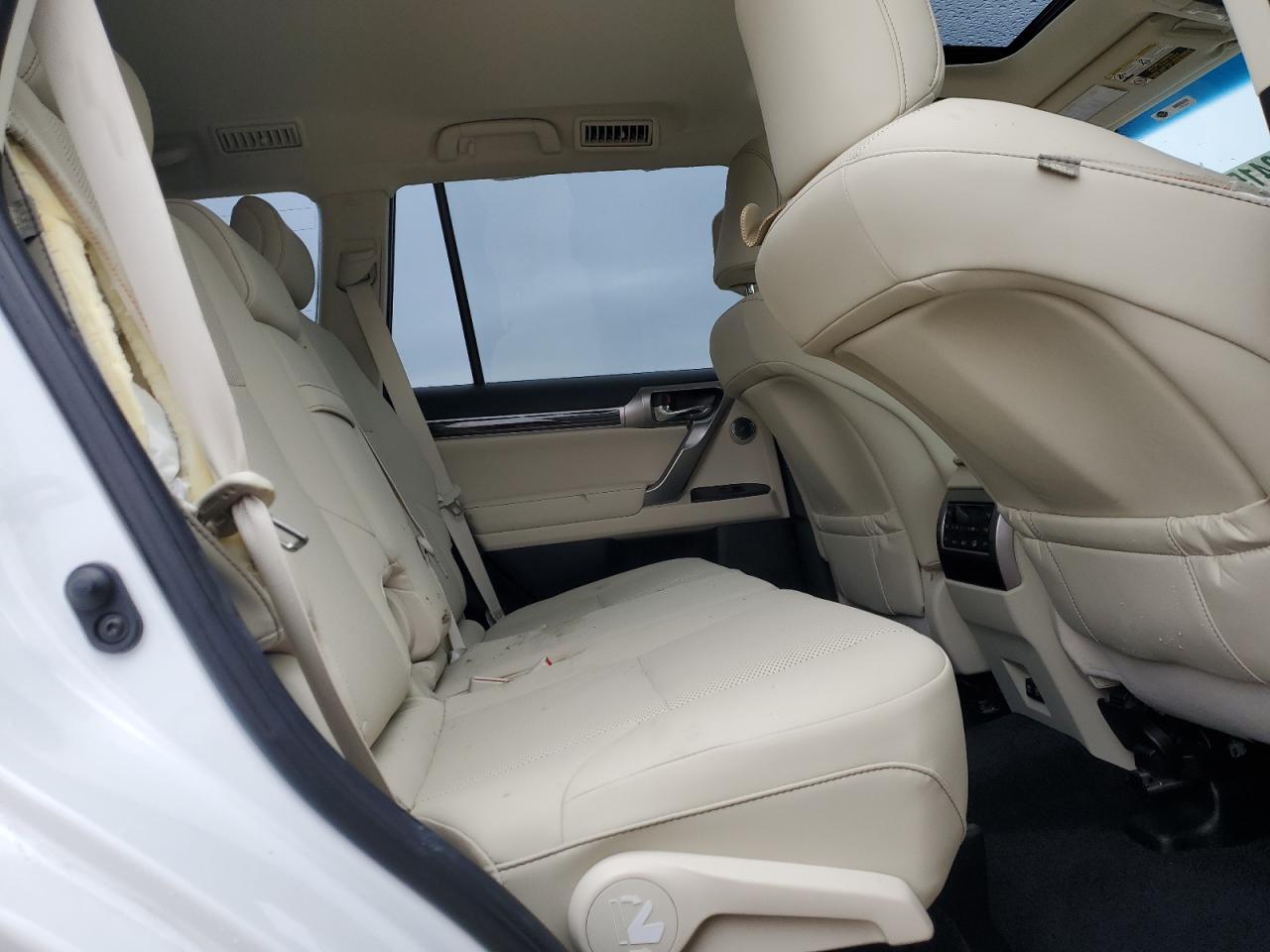 2023 Lexus GX - Image 11