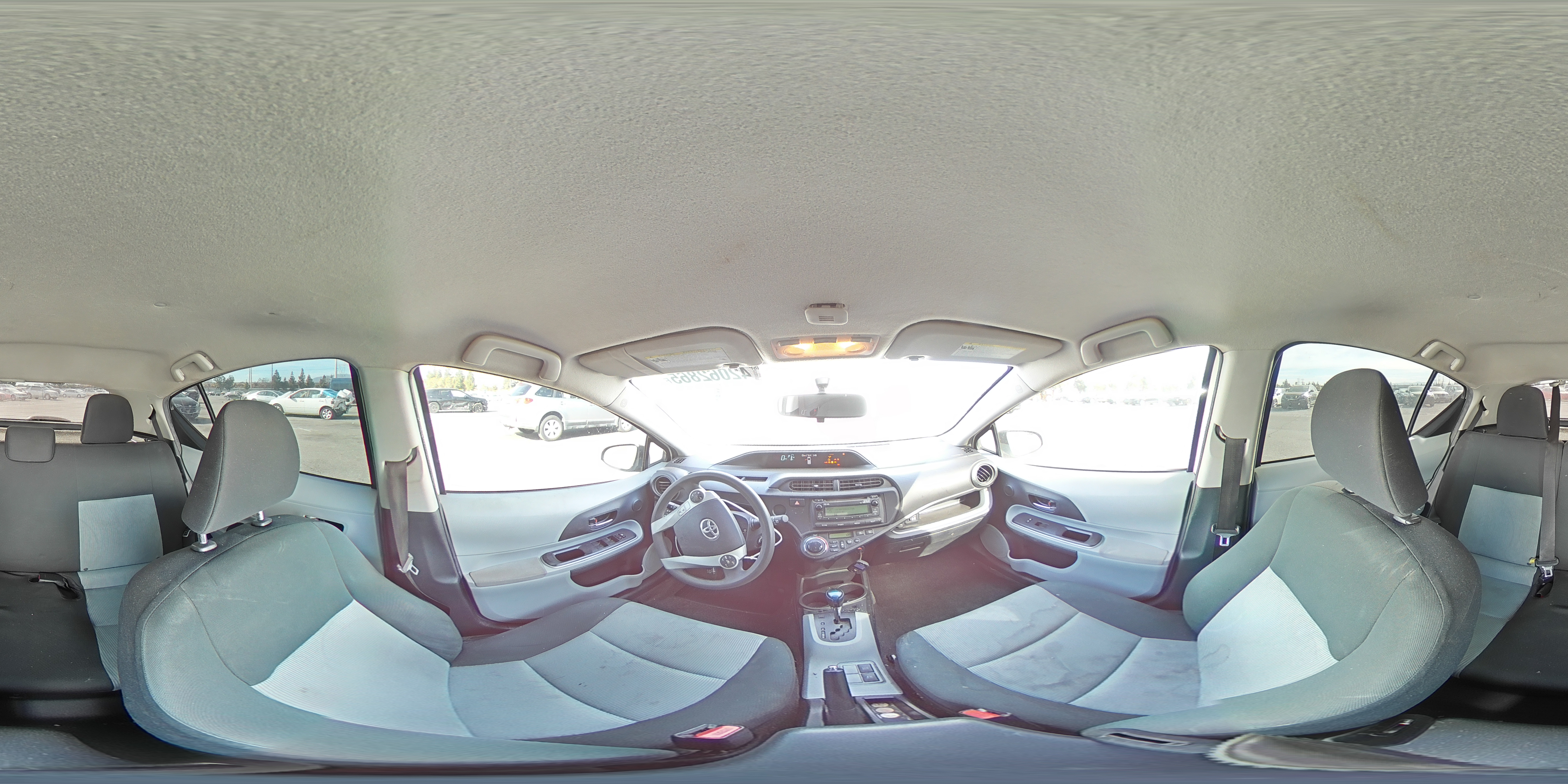 2014 Toyota Prius - Image 14
