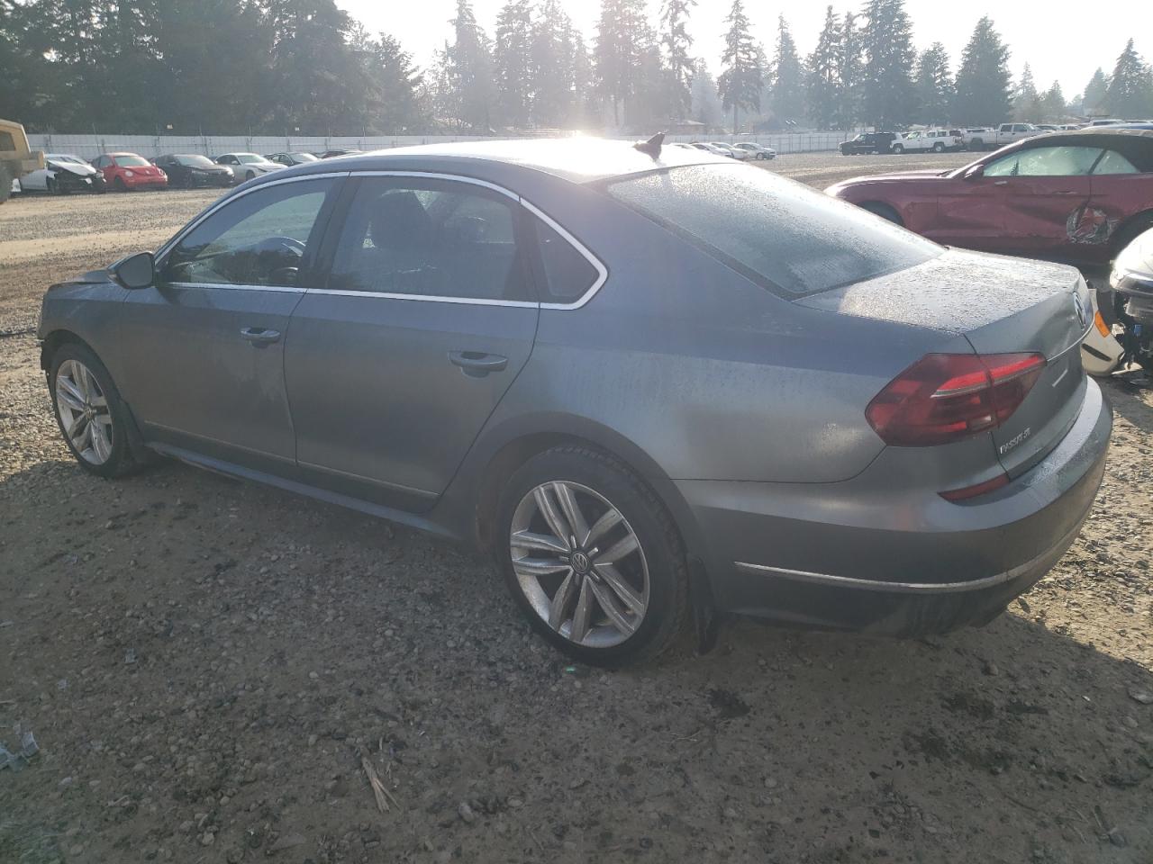 2017 Volkswagen Passat - Image 2