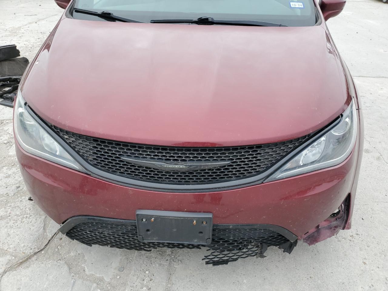 2018 Chrysler Pacifica - Image 12